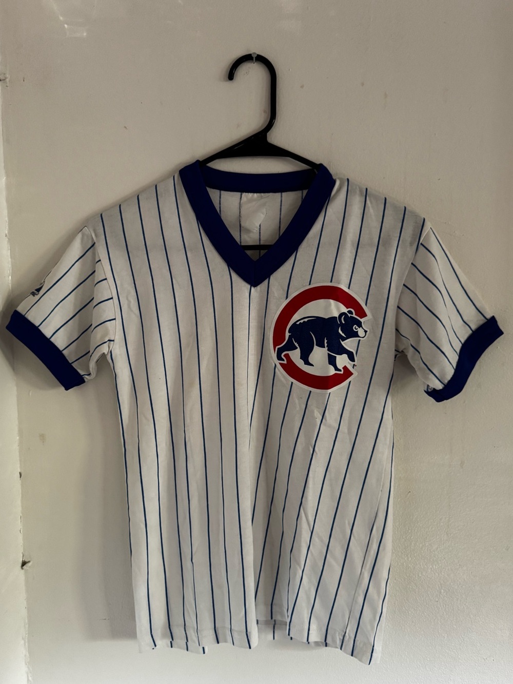 Chicago Cubs Pinstripe V-Neck Tee - White/Blue